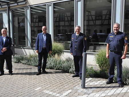 Landrat Manuel Westphal mit Polizeivertretern