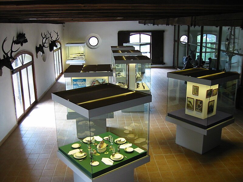 Natur- und Jagdmuseum Pappenheim Vitrinen mit Ausstellungsstücken im Natur- und Jagdmuseum.