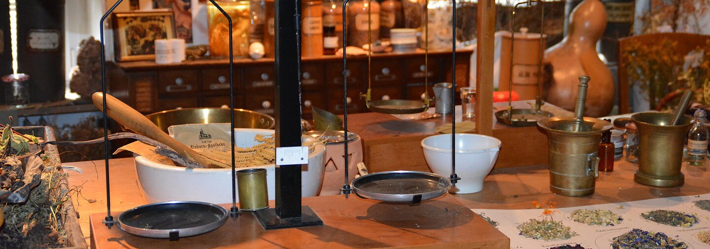 Ausstellungsstücke des Apothekermuseums Weißenburgs.
