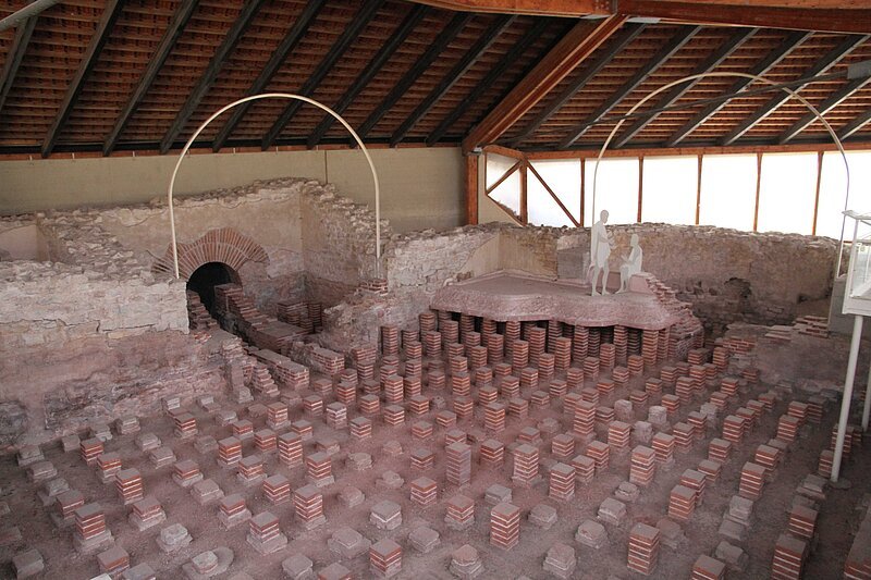 Museen Weißenburg/Y. Reichelt Ein alter Teilbereich der Therme in Weißenburg, die das römische Leben darstellt.